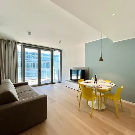 Casa Piano Waterfront Wifi Free Parking Apartment