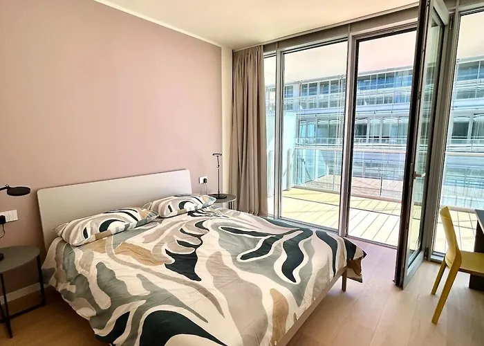 Casa Piano Waterfront Wifi Free Parking דירה *