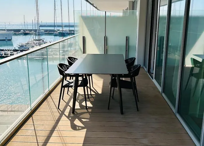 Casa Piano Waterfront Wifi Free Parking Apartmán