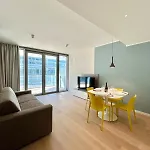 Casa Piano Waterfront Wifi Free Parking Апартаменты